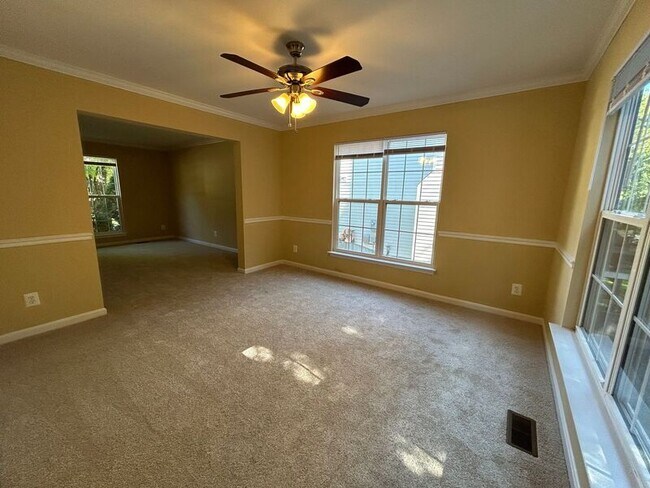 Foto del edificio - 8 Sarrington Ct