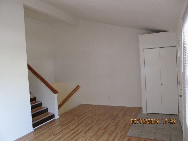 Building Photo - 409-411 Hayes Ave
