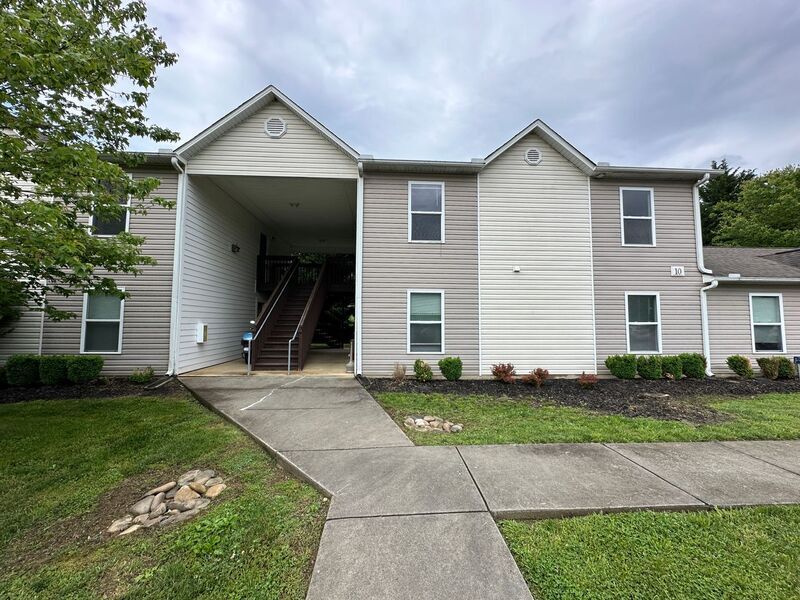 10 Zell Ln Unit Apt D, Weaverville, NC 28787 Condo for Rent in