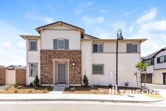Building Photo - 28209 Cookhouse Ln