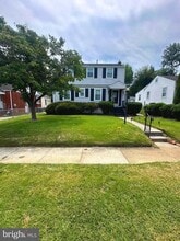 Building Photo - 5209 Mineola Rd