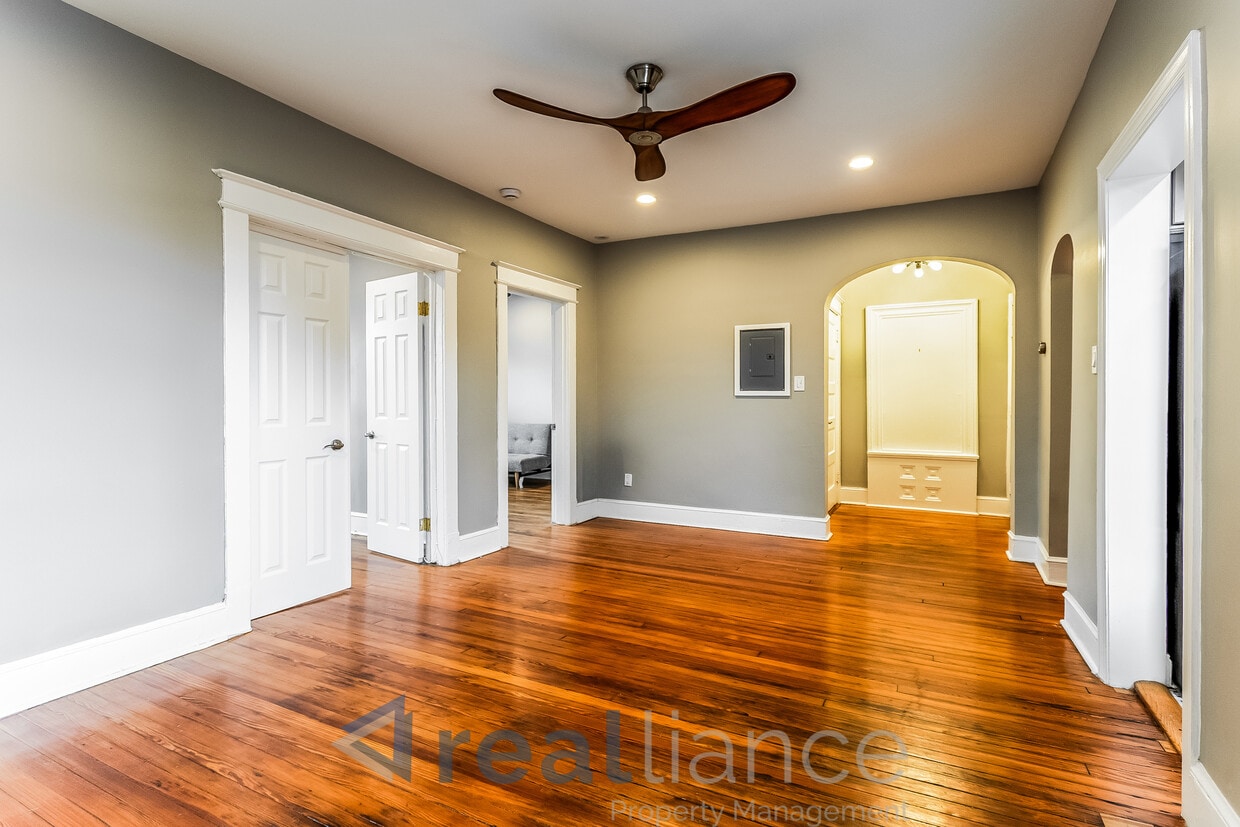 Photo - 1020 Fairmont St NW-5