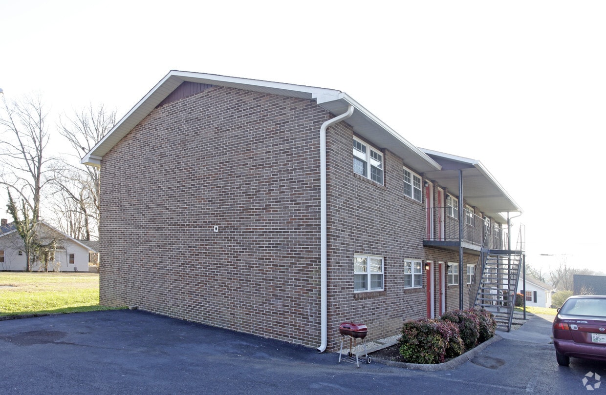 Primary Photo - 500 Kingwood Rd
