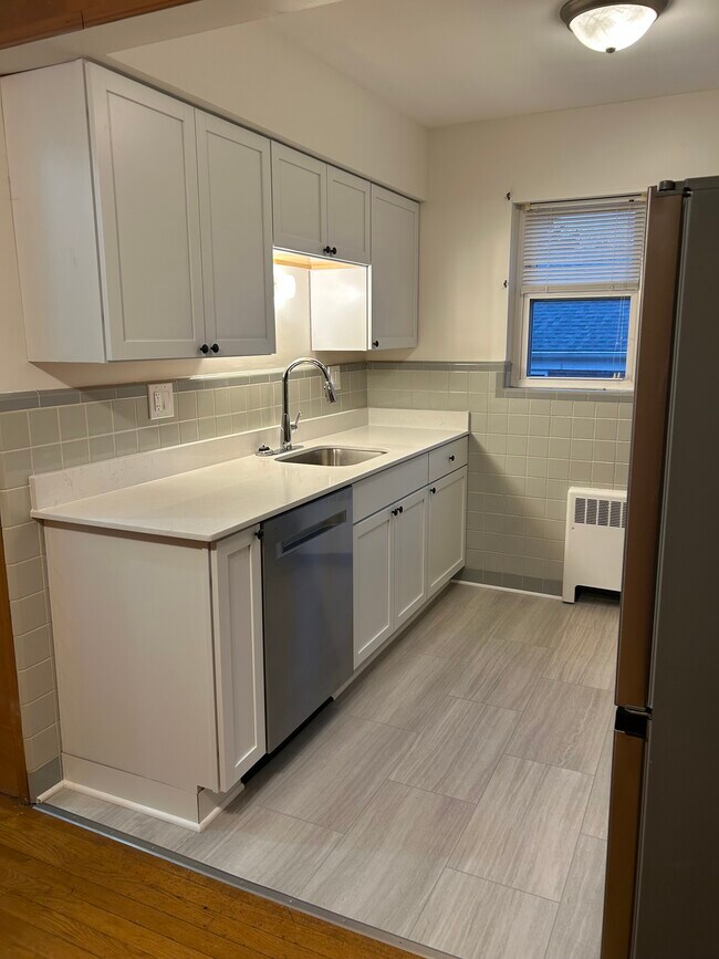 Building Photo - 6098 Dryden Ave