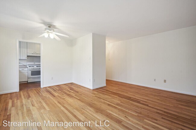 Foto del edificio - 3 br, 1.5 bath House - 10524 Weymouth St  ...