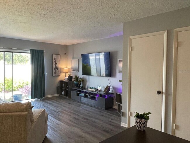 Foto del edificio - 8800 Bardmoor Blvd