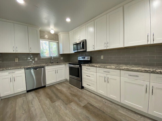 Foto del edificio - Beautiful Duplex in Rockin, CA!