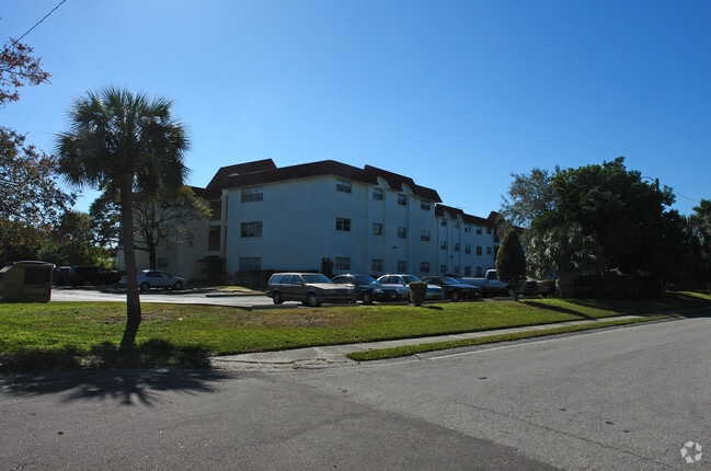 Building Photo - Regency Condos