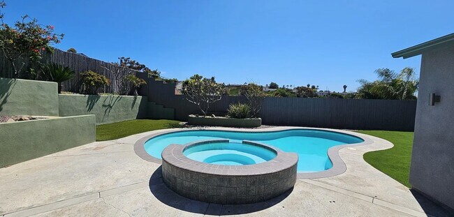 Building Photo - 2127 Hanford Dr