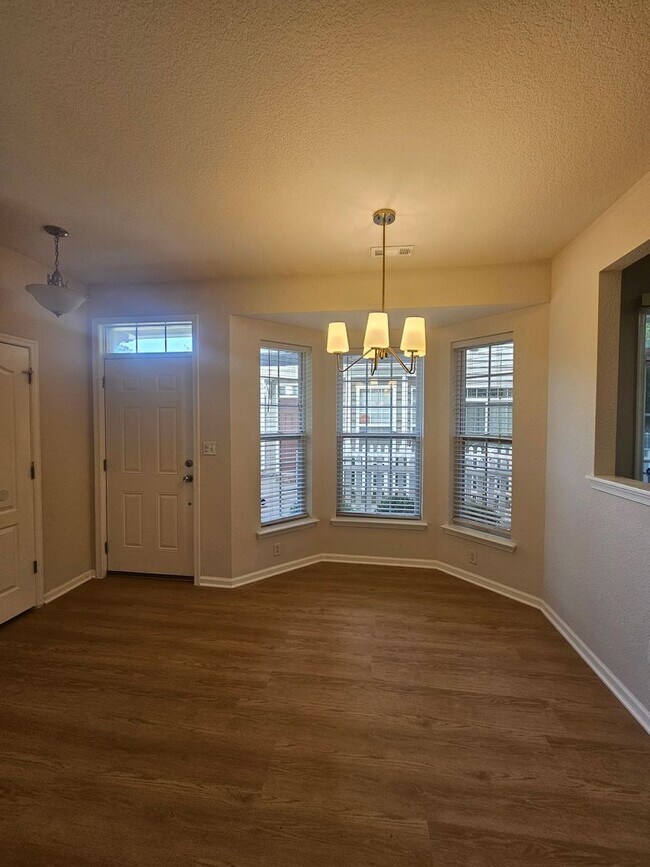 Building Photo - 604 Teton Cir