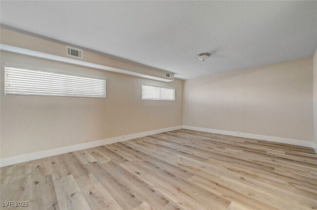 Foto del edificio - 6121 Edgewood Cir
