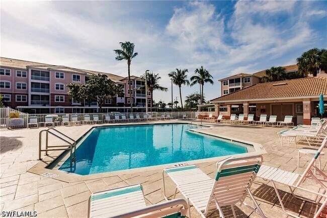 Foto del edificio - 15901 Pointe Cir