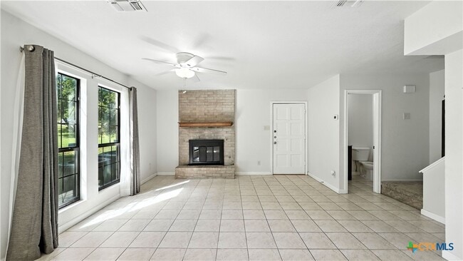 Building Photo - 1024 Mission Dr