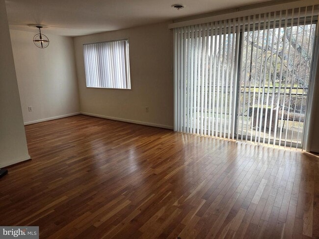 Building Photo - 10432 Rockville Pike