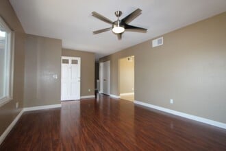 Building Photo - 10350 Cheviot Ct