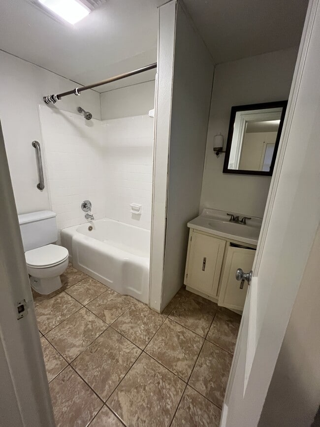 Foto del edificio - 12 Putnam Ave