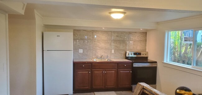 Building Photo - 104 Alae St