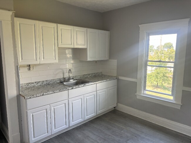 Foto del edificio - 2833 E 100th St