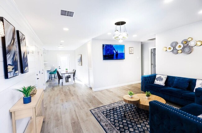 Foto del edificio - 451 E Lincoln Ave