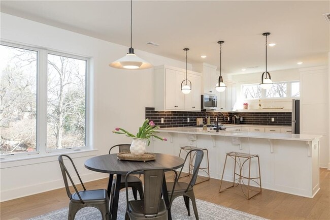 Building Photo - 205 W Lafayette St