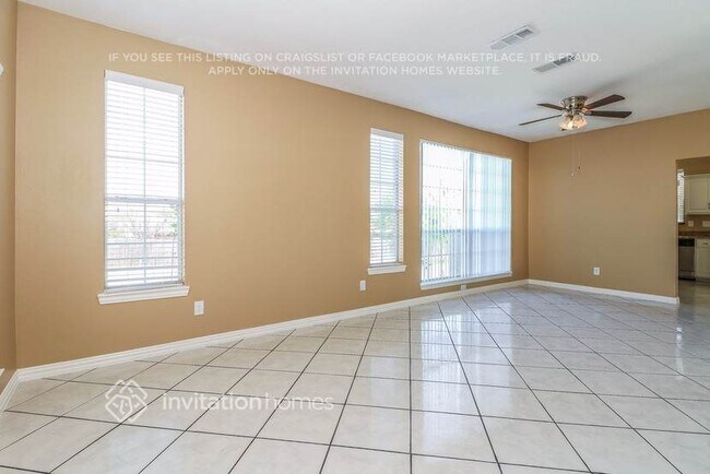 Foto del edificio - 6001 Pacer Ln