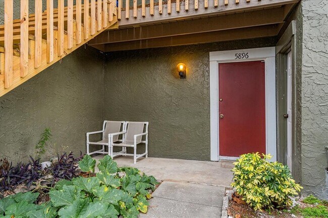 Foto del edificio - 5896 Peregrine Ave