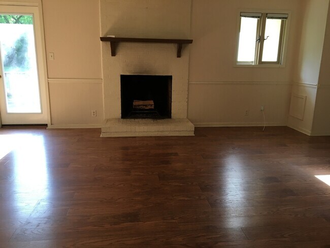 Foto del edificio - 1826 Vaughn Ln