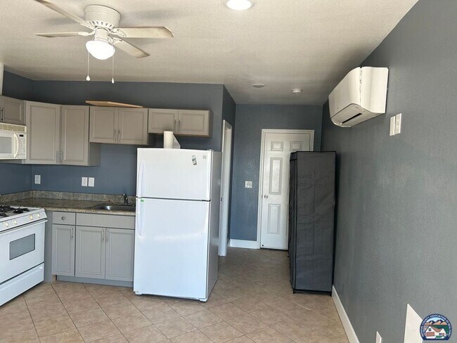 Foto del edificio - 605 W 3rd St