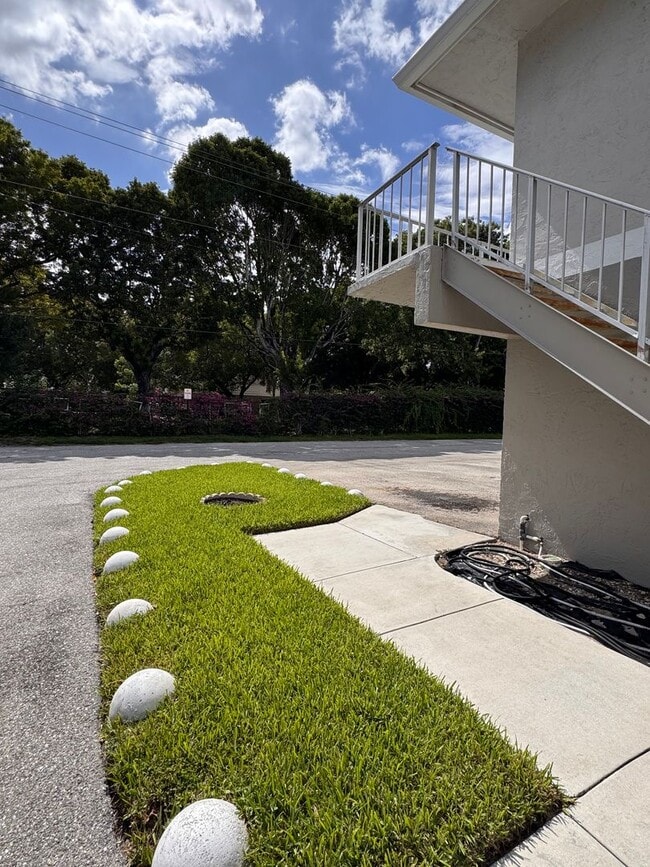 Private Top Floor 2 Bedroom with Balcony &... - Private Top Floor 2 Bedroom with Balcony &... House