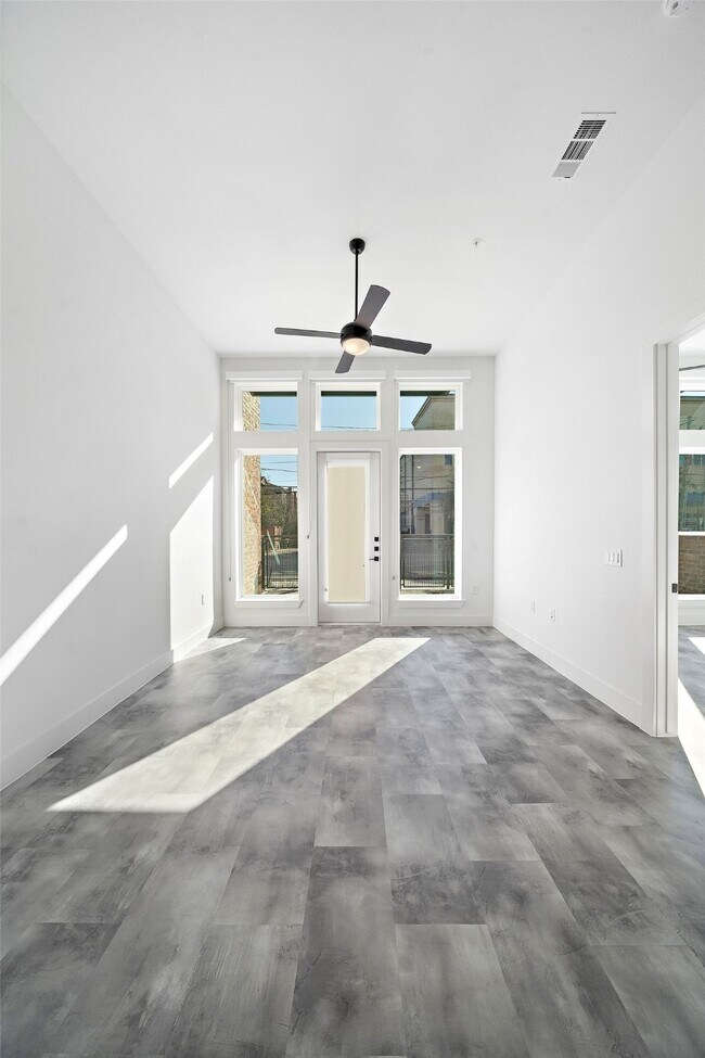 Foto del edificio - 2520 Washington Ave