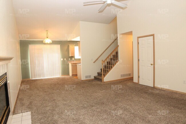 Building Photo - 419 Nokomis Ct