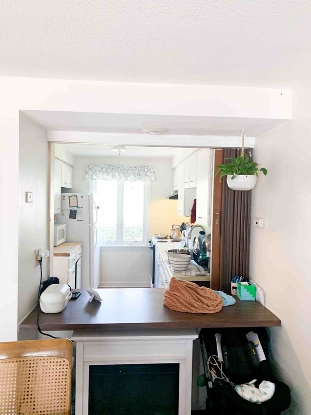 2 Bed / 1 Bath Apartment – Webster Court, Amherst Available 6/8 - 2 Bed / 1 Bath Apartment – Webster Court, Amherst Available 6/8