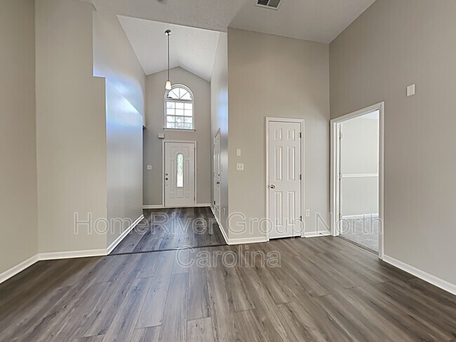 Building Photo - 2231 Genesis Dr