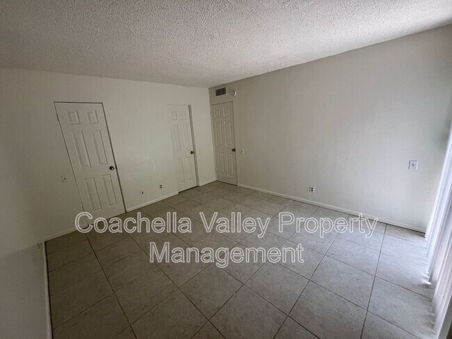 Foto del edificio - 556 E Chuckwalla Rd