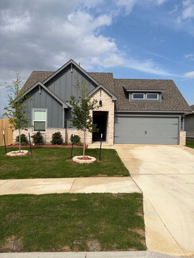 Building Photo - 170 Ellenora Dr