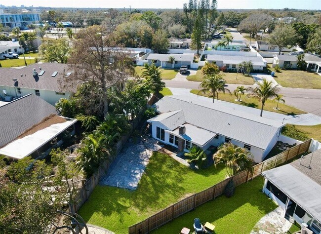 Foto del edificio - 1500 Carson Cir NE