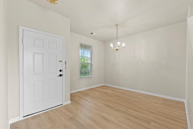 Foto del edificio - 13935 Maleewan Ln