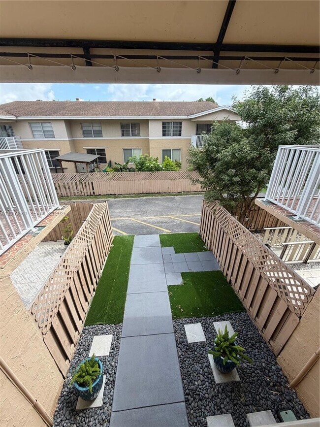 Foto del edificio - 4134 NW 79th Ave
