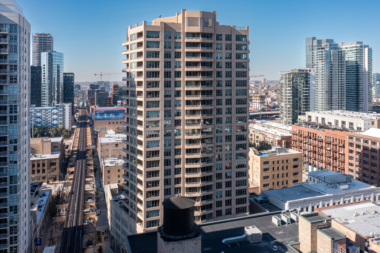 Primary Photo - Jefferson Tower