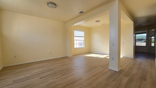 Foto del edificio - 1241 Vinetree Dr