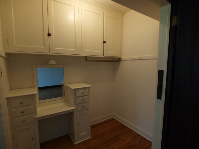 Building Photo - 2446 Colfax Ave S