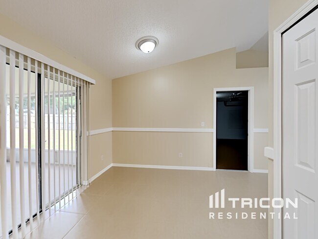 Building Photo - 1583 Naples Cir