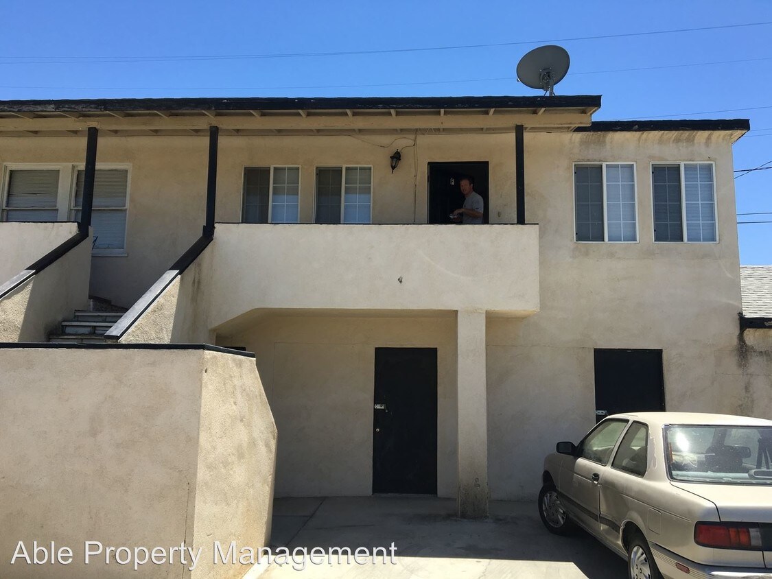 Primary Photo - 2325-2327 Chester Ln