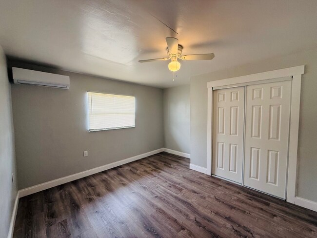 Building Photo - 1100-1190 Neptune Dr