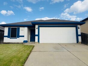 Building Photo - 811 Bartolome Ln