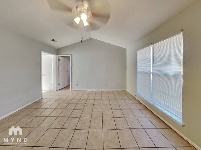 Building Photo - 3535 Laurel Cove