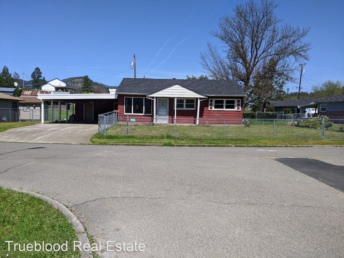 934 4th Ave, Riddle, OR 97469 House Rental in Riddle, OR