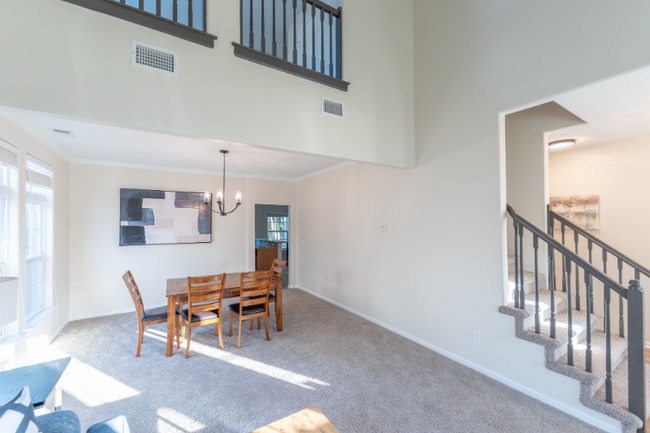 Building Photo - 2076 Queens Point Dr