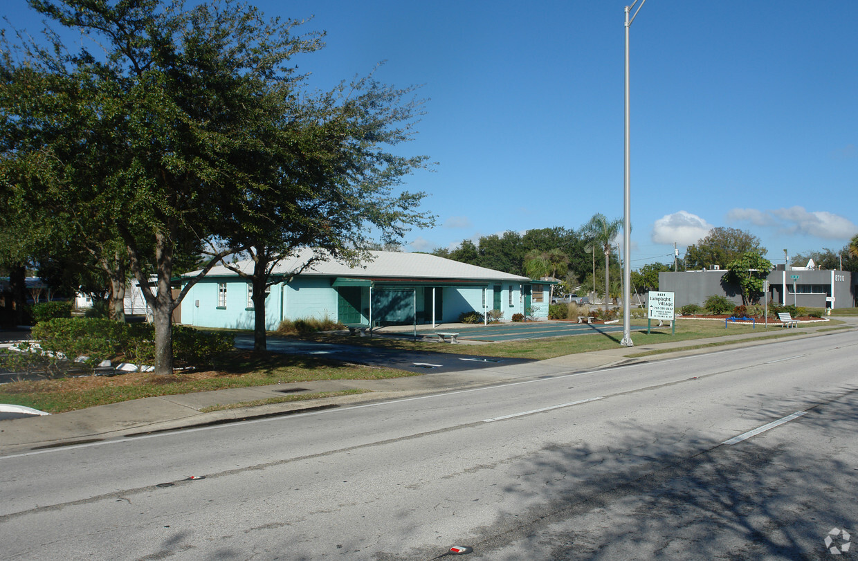 Primary Photo - Lamplight Village