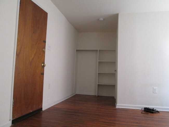 Foto del edificio - 3412 Spring Garden St
